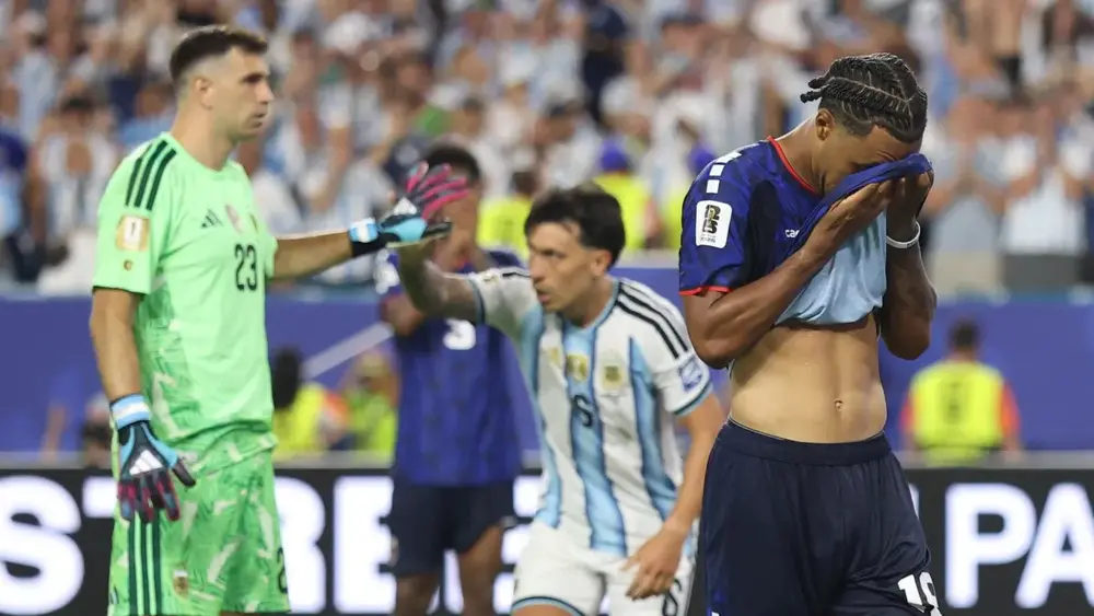 Argentina vence Cabo Verde na prorrogação com gol contra dramático