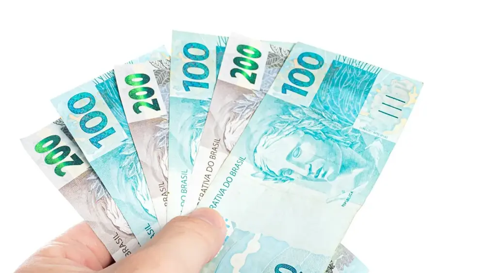 Bancos veem piora do crédito e apertam empréstimos com alta de calotes