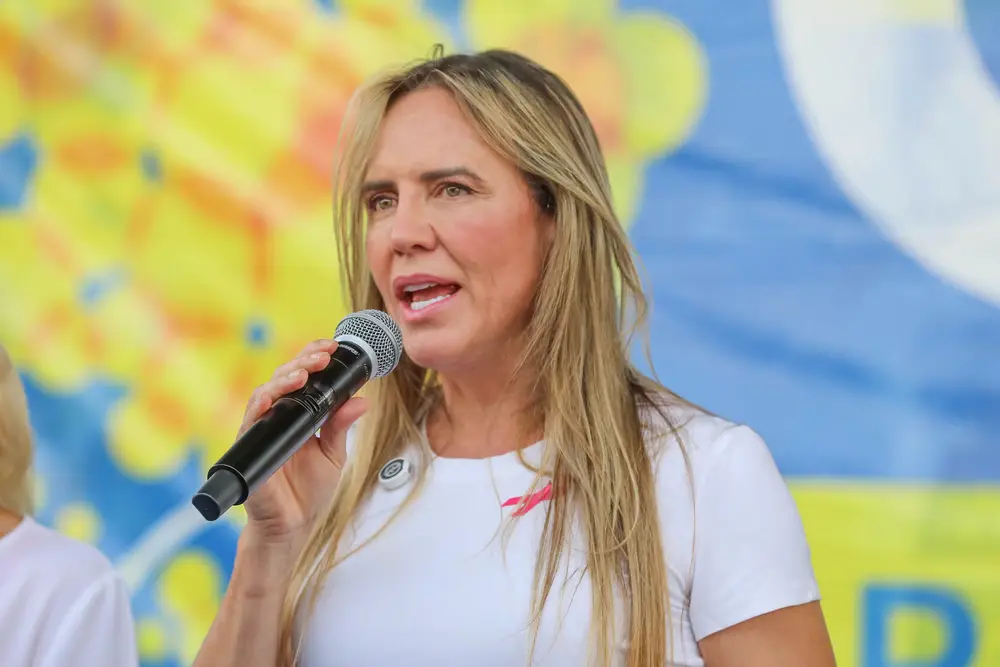 Celina Leão recebe alta e retoma agenda oficial no DF