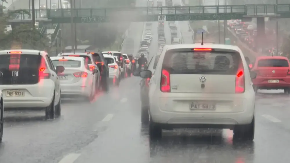 Dia dos Namorados no DF: chuva e trovoadas surpreendem casais