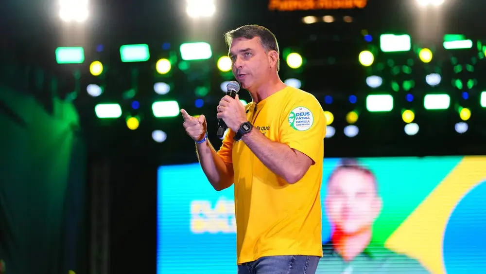 Flávio Bolsonaro diz que aceitará resultado das urnas em 2026