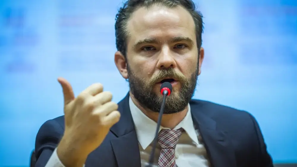 Governo anuncia Desenrola para adimplentes até fim do mês
