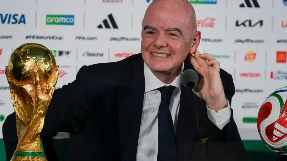 Infantino celebra 1 milhão de torcedores em 5 dias de Copa