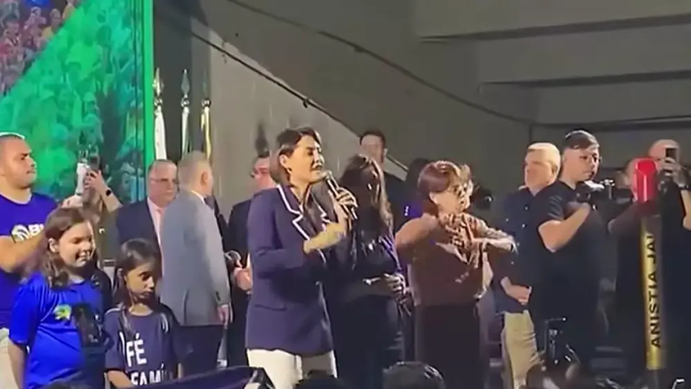 Michelle defende Bia, mas evita falar de sua candidatura