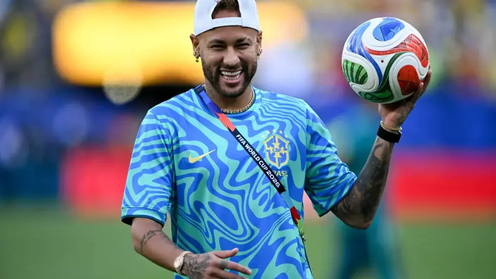 Neymar é batizado no primeiro treino com a Seleção na Copa