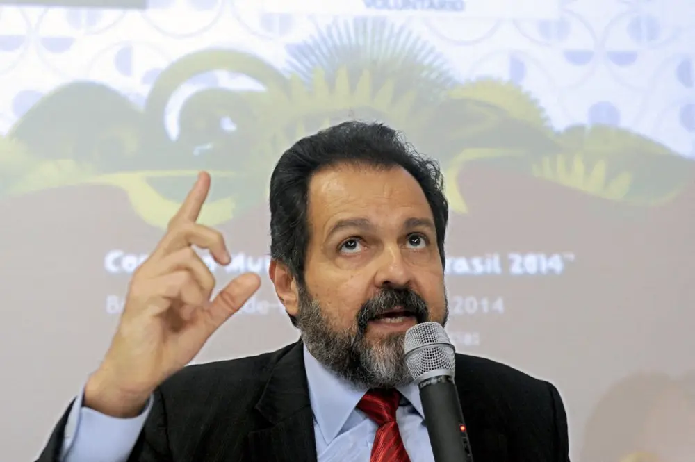 PT Brasília fecha chapa; Agnelo concorre a federal