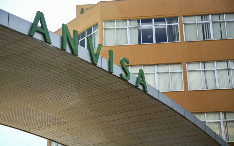 Anvisa suspende venda e anúncio de manipulados irregulares