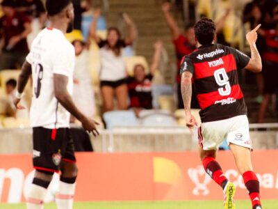 Flamengo vence Vitória e segue 100% na Copa do Brasil