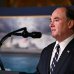 Pentágono anuncia saída de secretário da Marinha dos EUA