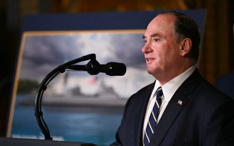 Pentágono anuncia saída de secretário da Marinha dos EUA