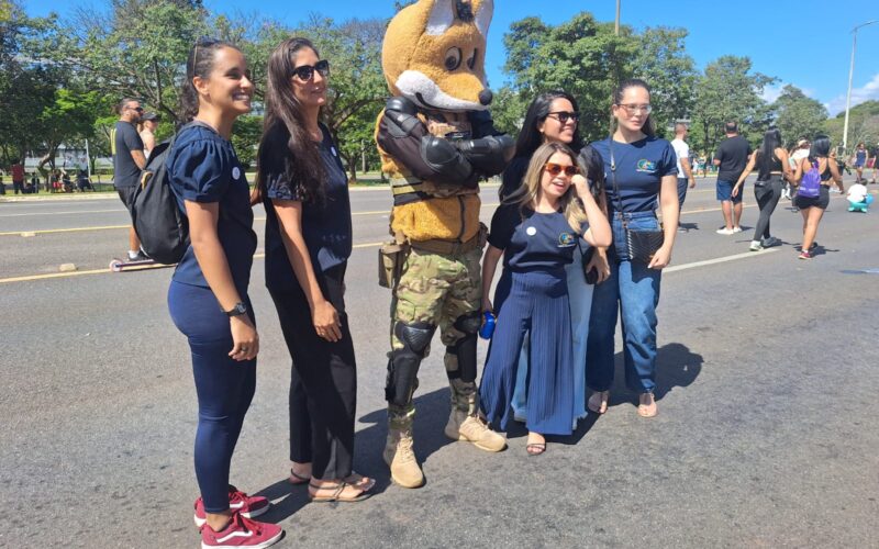 PM Ambiental anima Eixão do Lazer com Lobo-Guará