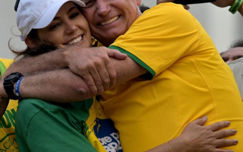 Desabafo de Michelle Bolsonaro sobre cuidados com marido preso