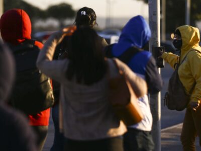 Frente fria traz temporais e queda de temperatura ao Sul do Brasil