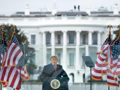 Governo Trump usa tiroteio para justificar salão na Casa Branca
