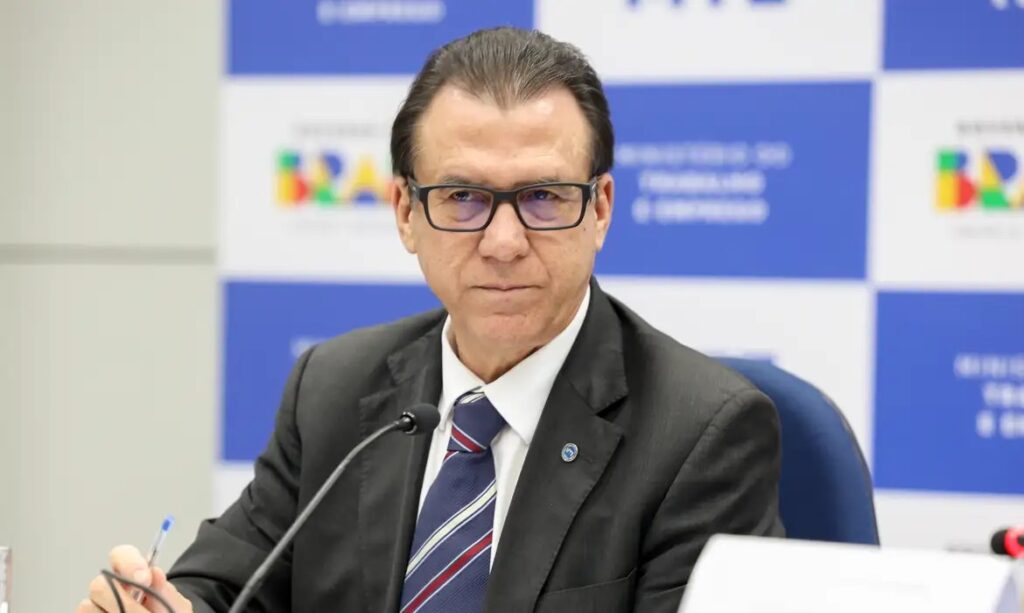 Marinho cobra Congresso sobre 6x1 e trabalho por app
