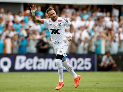 Neymar marca na Vila, Santos vence Bragantino e sai do Z4