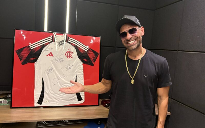 Projeto Lar da Bondade rifa camisa do Flamengo autografada