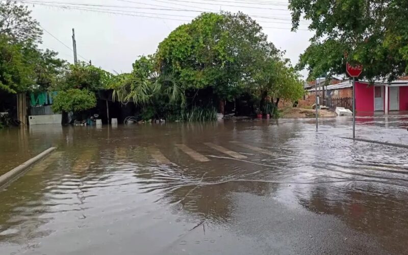 Temporal no RS: 500 desalojados, emergência e rodovias