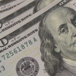 Dólar cai a R$ 5,02 com alta do petróleo, apesar de risco geopolítico