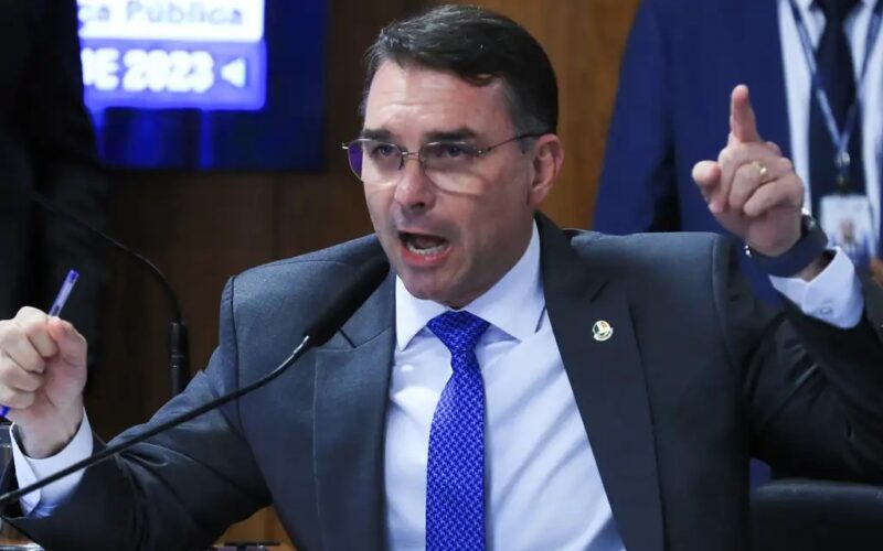 Flávio vê perseguição estatal em ação contra produtora de filme
