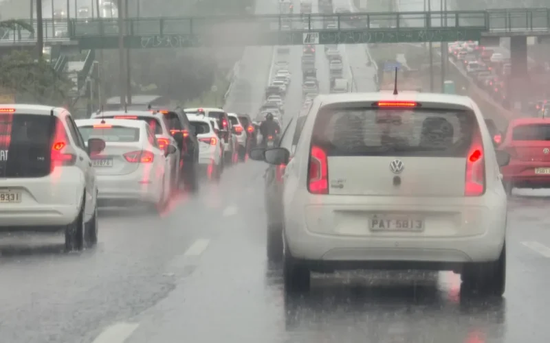 Dia dos Namorados no DF: chuva e trovoadas surpreendem casais