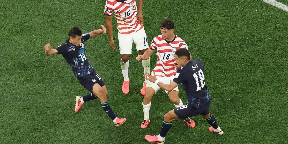 EUA goleia Paraguai por 4 a 1 e estreia com autoridade na Copa