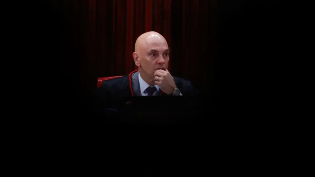 Justiça italiana nega extradição de Zambelli e atinge Moraes