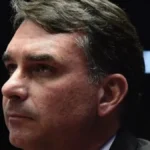 Flávio admite: relação com imprensa foi erro de Bolsonaro